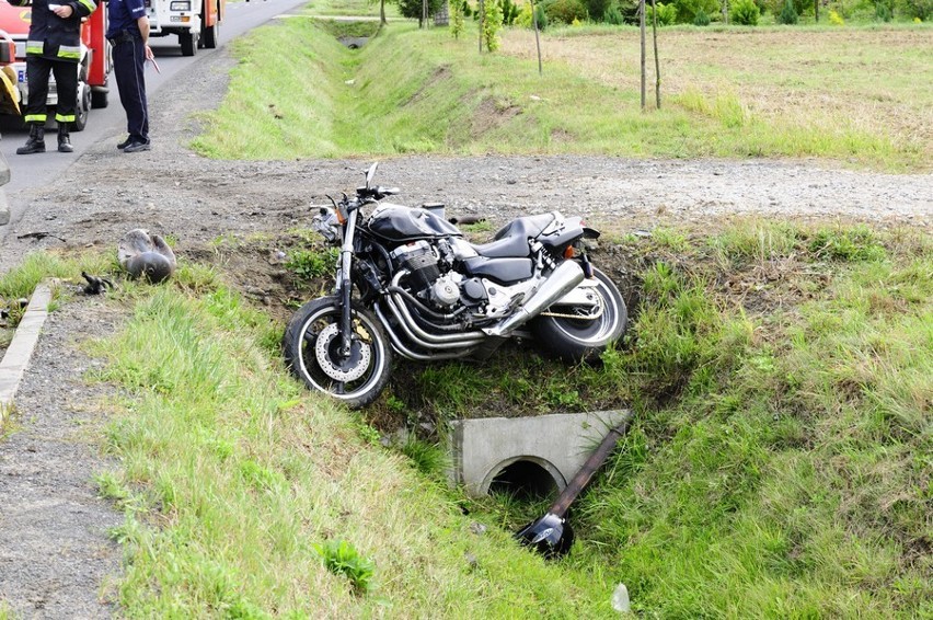 Dramat na szosie - motocyklista nie żyje (ZDJECIA)