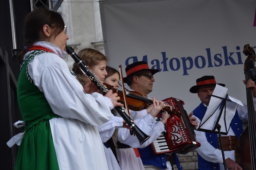 A tak zabawiały nas Beskidy - z Żydem, kobyłką, babą i gospodarzem - życzyli gorliczanom Wesołych Świąt