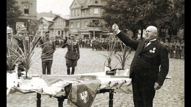 Poświęcenie sztandaru powstańców wielkopolskich - 1932 rok.