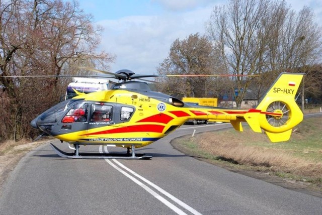 Potrącenie chłopca w Bogusławicach, dziecko helikopterem przetransportowano do Łodzi