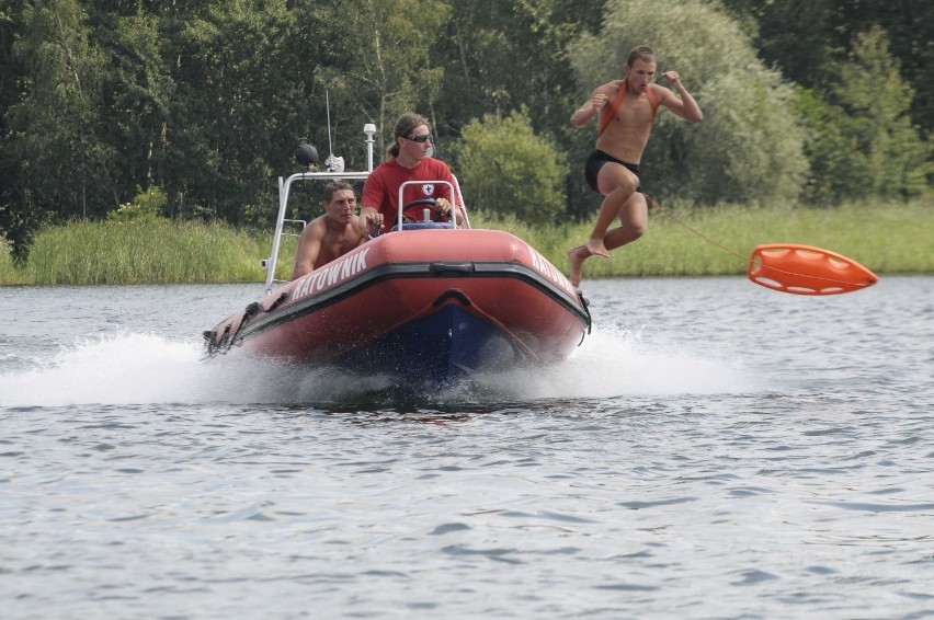 Latem nad Pogorią III wypoczywają tłumy. Dotychczas czuwali...