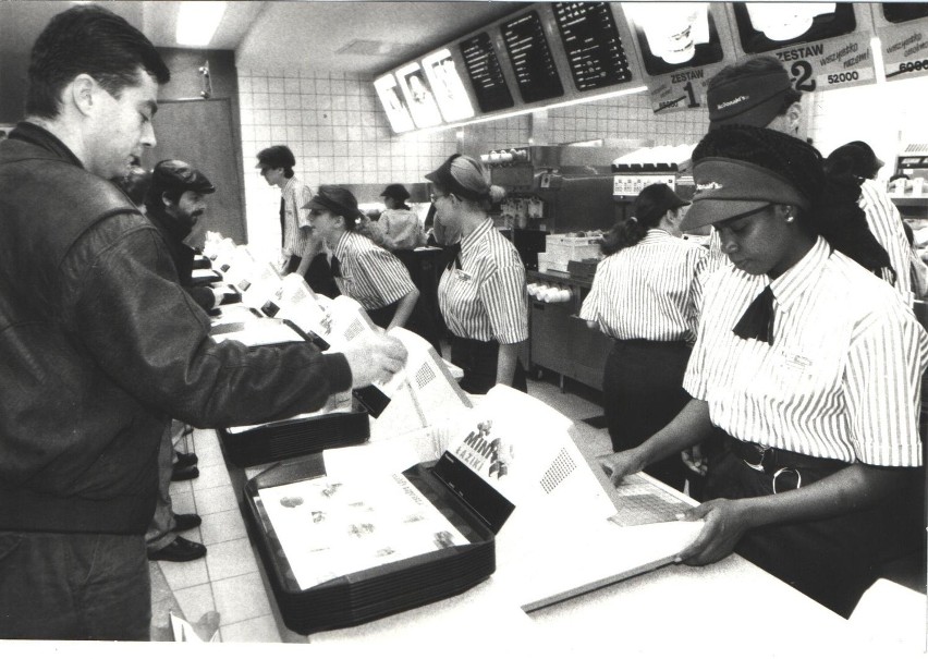 Pierwszy McDonald's w Polsce został otwarty w 1992 roku w...