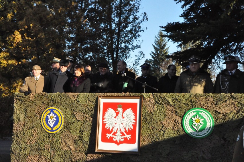 Główną cześcią obchodów był uroczysty apel z udziałem...