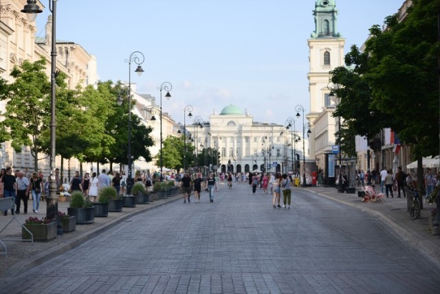 Krakowskie Przedmieście deptakiem w jesienne weekendy. Wiemy, do kiedy