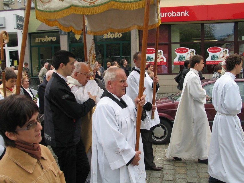 Głogów: Tysiące głogowian na procesjach Bożego Ciała FOTO