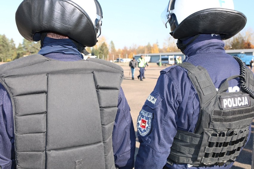 Policyjne konie ze Smardzewic zdały egzamin i nadal mogą służyć w szeregach policji [ZDJĘCIA]