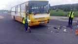 Wypadek na Miłosnej. Osobówka zderzyła się z autobusem [ZDJĘCIA]