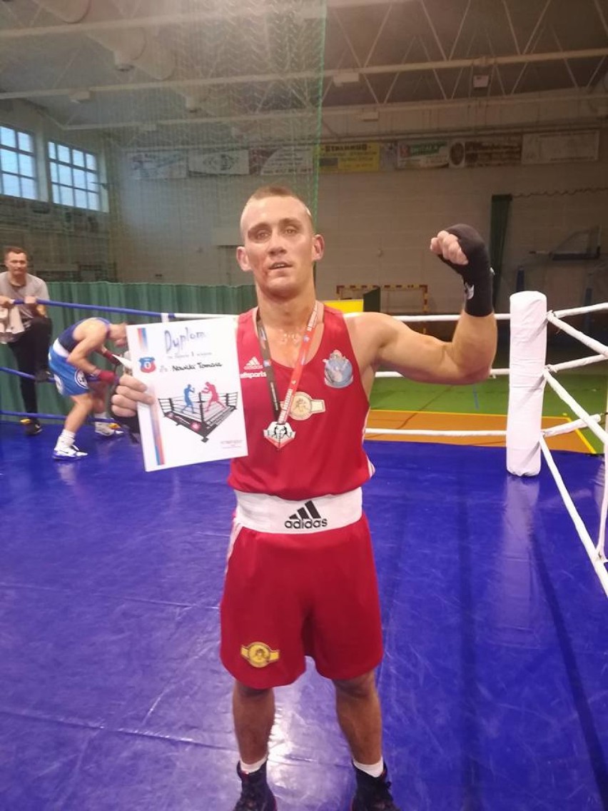 Od szkolnych bójek do sukcesów na ringu - bokser Tomasz Nowicki 