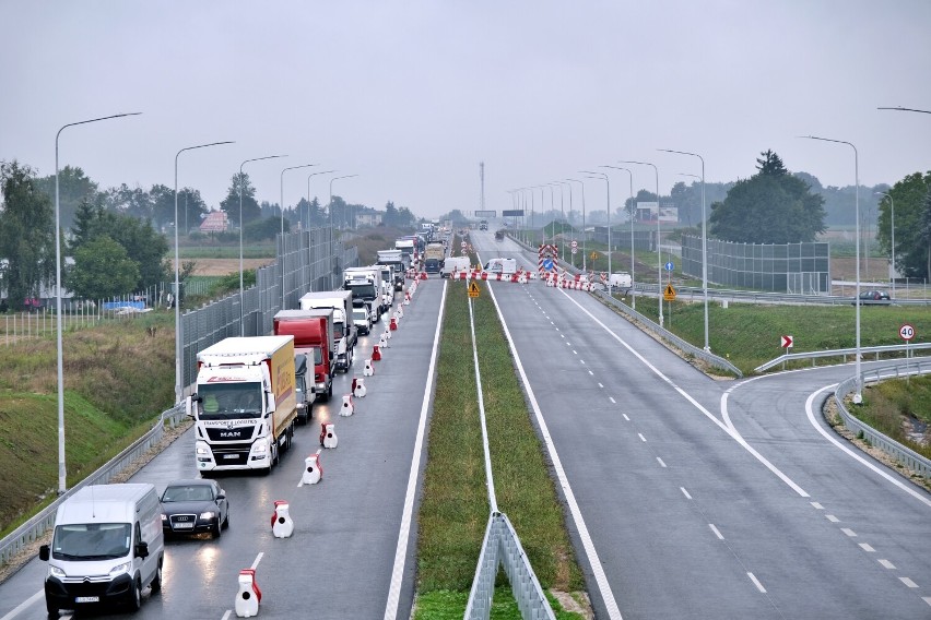 Ekspresówką do Kraśnika pod koniec roku. Ale jeszcze nie wszystkimi fragmentami. Zobacz zdjęcia z drona z budowy S19