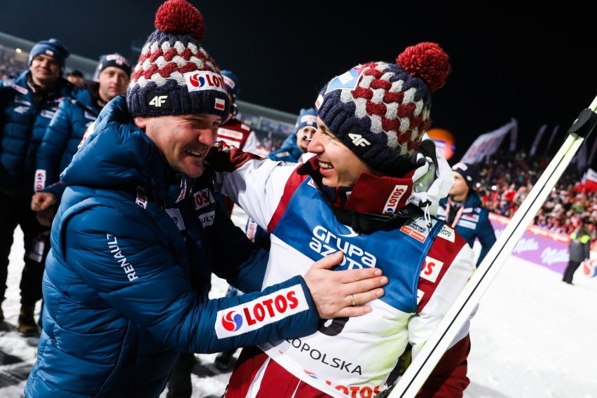 Skoki narciarskie BISCHOFSHOFEN 2021 NA ŻYWO WYNIKI 6.01.2021 r. Kamil Stoch trzeci raz zdobył Złotego Orła! Turniej Czterech Skoczni