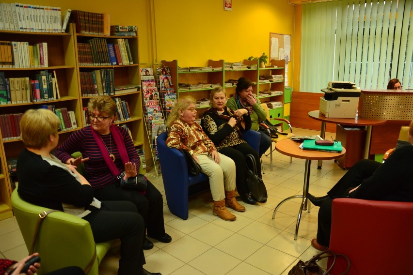 Kraśnik: Emocjonalna podróż wśród wspomnień, czyli spotkanie z Marią Adamek w bibliotece (ZDJĘCIA)