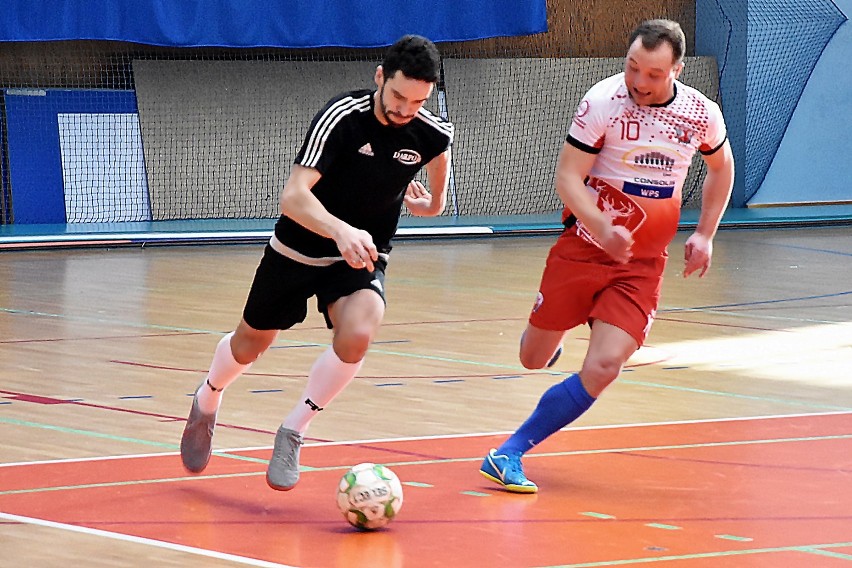 Futsal. Aż 20 drużyn wzięło udział w XIV Turnieju Walentynkowym w Pile. Zobaczcie zdjęcia