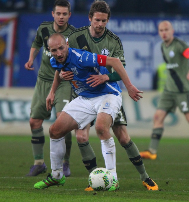 Mistrzowie Polski ulegli w meczu z drużyną z Warszawy 2:0.