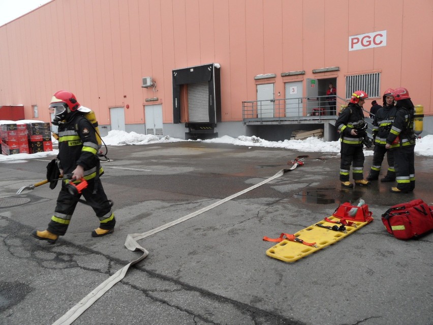 Sklepy Żory: Straż pożarna w żorskim hipermarkecie. To były ćwiczenia naszych strażaków!
