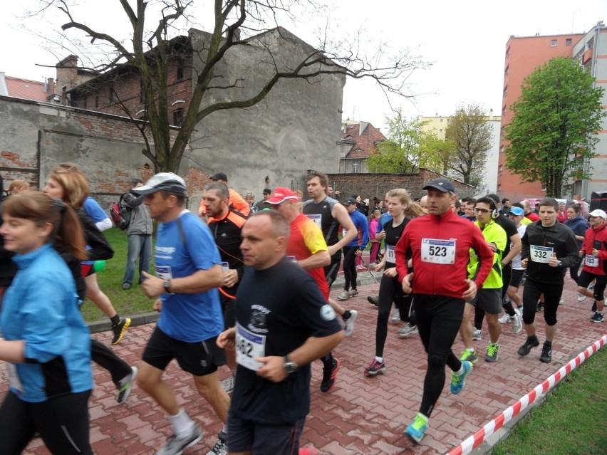 Piknik Sportowy Biegam z Sercem w Gliwicach. Ponad 500 osób pobiegło charytatywnie ulicami miasta