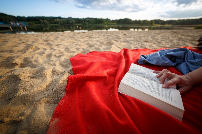 Zabierz ręcznik i książkę i ruszaj na plażę. Do wyboru masz...