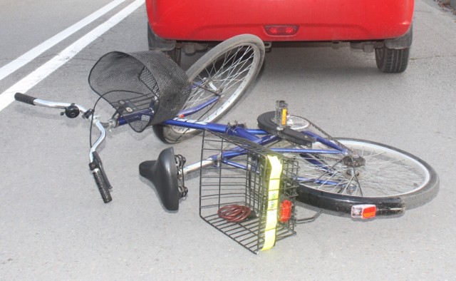 Policjanci szybko ujęli sprawcę potrącenia rowerzysty w Podolszu, w gminie Zator.