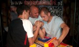 Armwrestling. Kilkanaście lat temu popularne było w naszym regionie siłowanie na rękę. Zobaczcie niepublikowane dotąd zdjęcia z 2007 roku 