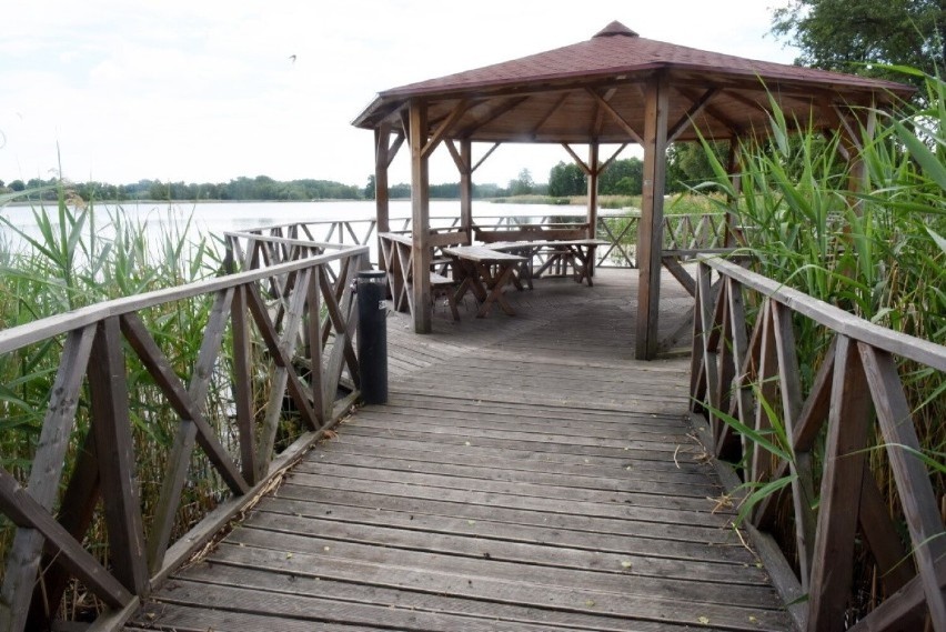 Uroki Lubięcina nad wodą. Czy powinny tutaj pływać...