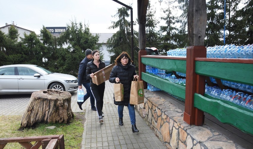 Zbiórki darów, żywności i lekarstw dla Ukrainy w Piotrkowie....