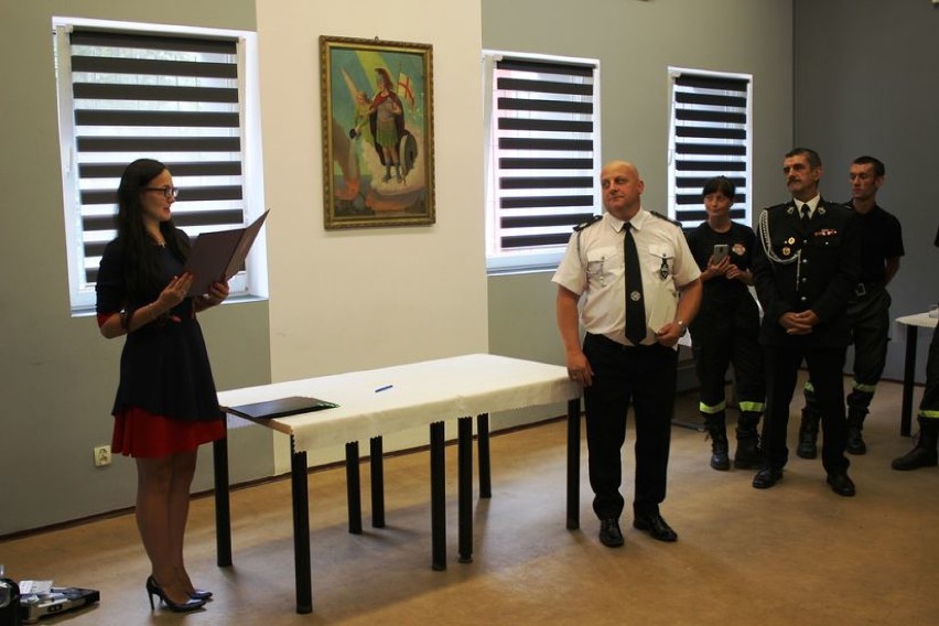 Strażacy z Żor dostali nowy sprzęt z dotacji Ministerstwa Sprawiedliwości - ZDJĘCIA
