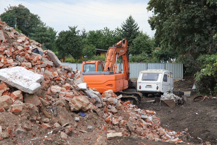 Na razie na dawnych działkach między ulicami Stolarską i...