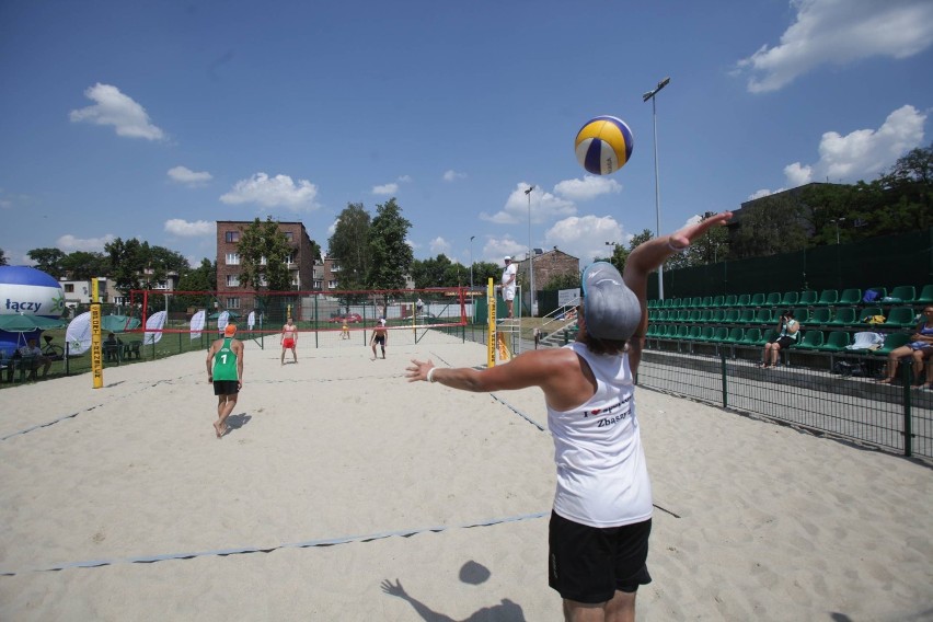 Siatkówka plażowa w Sosnowcu: na stadionie MOS rozegrano mistrzostwa miasta [ZDJĘCIA]