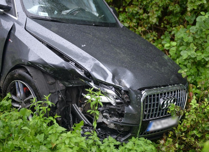 Wypadek w Huwnikach koło Przemyśla. W zderzeniu audi z suzuki poszkodowane zostały trzy osoby [ZDJĘCIA]