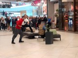 Atak nożownika na taksówkarzy w centrum Wrocławia. Dwie osoby w szpitalu, jedna w stanie ciężkim [ZDJĘCIA]