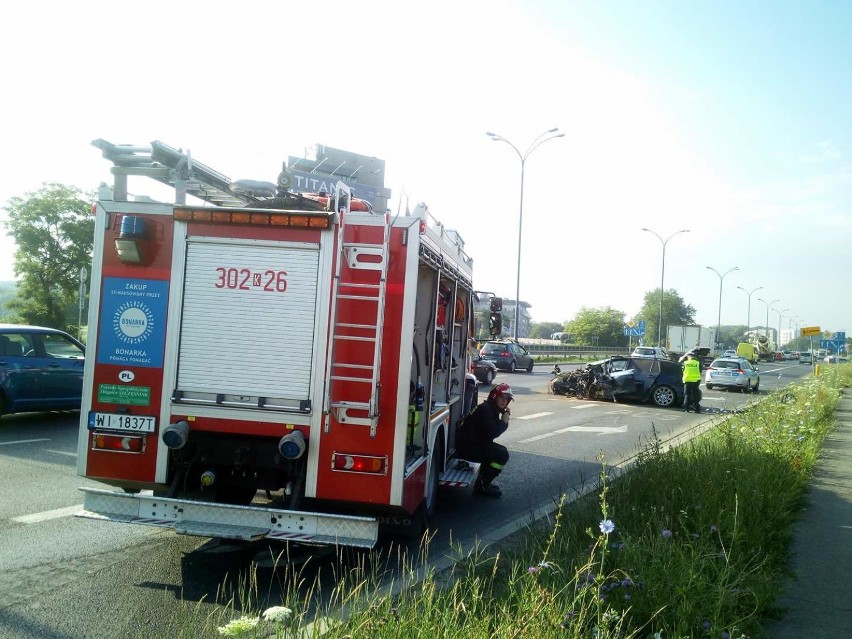 Kraków. Poważny wypadek przy rondzie Grunwaldzkim, kierowca pijany [ZDJĘCIA]