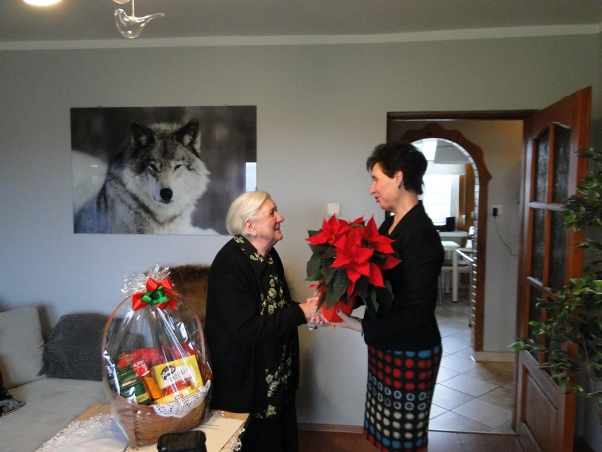 Pani Wiktoria Nowak obchodziła jubileusz 97 urodzin. Jubilatkę odwiedziła delegacja Urzędu Gminy Kamieniec [FOTO]