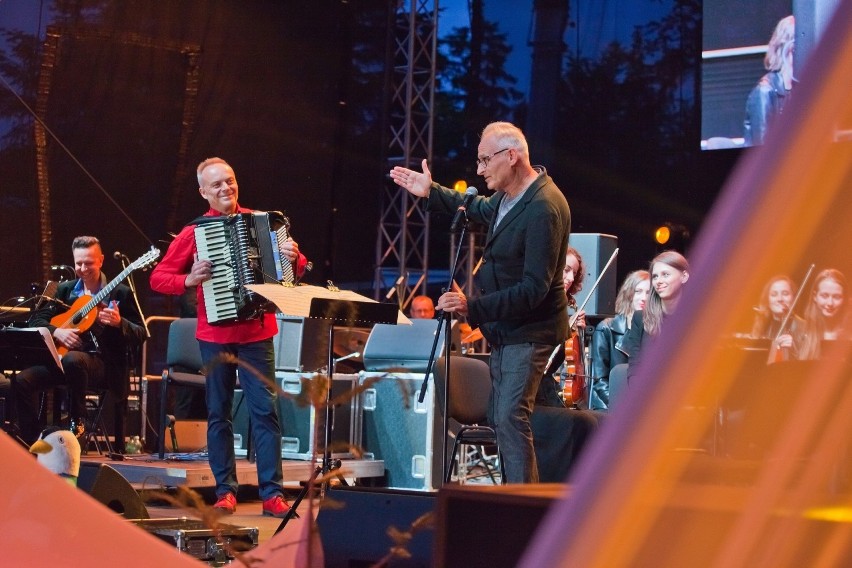 Krynica-Zdrój. “Emanuelle – muzyka filmowa” koncert pod wieżą widokową w Słotwinach Arena z udziałem największych gwiazd muzyki już w sobotę