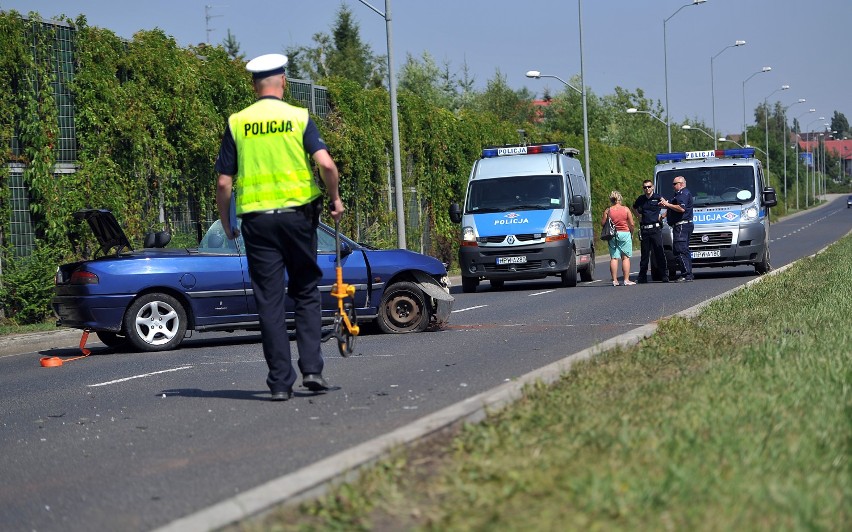Trzy samochody zderzyły się na ul. Europejskiej w Szczecinie