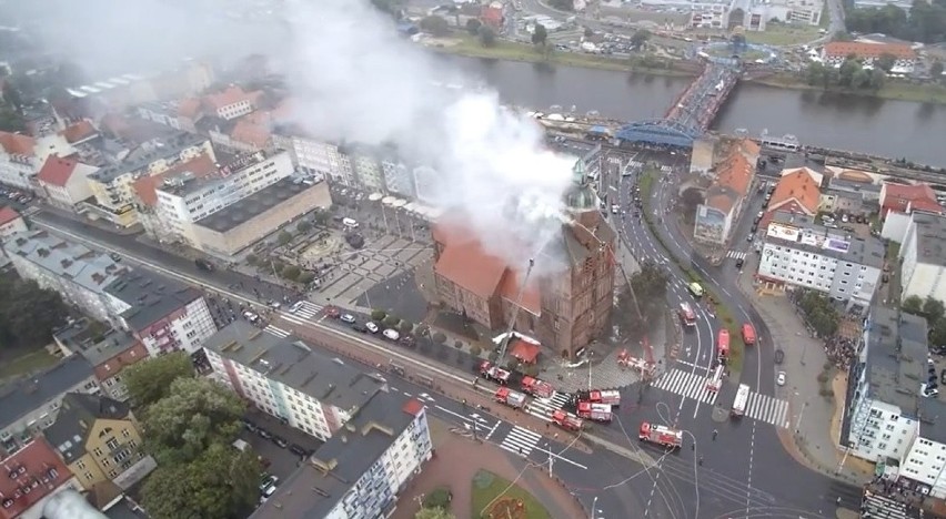 Pożar w katedrze został zauważony 1 lipca 2017 około 18.28.