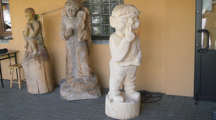 Te rzeźby powstały podczas ubiegłorocznego pleneru w Woli...