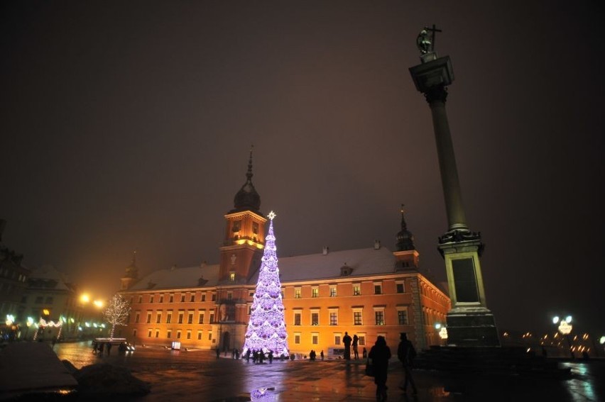 Lodowisko na Starówce w Warszawie jest częścią świątecznych...