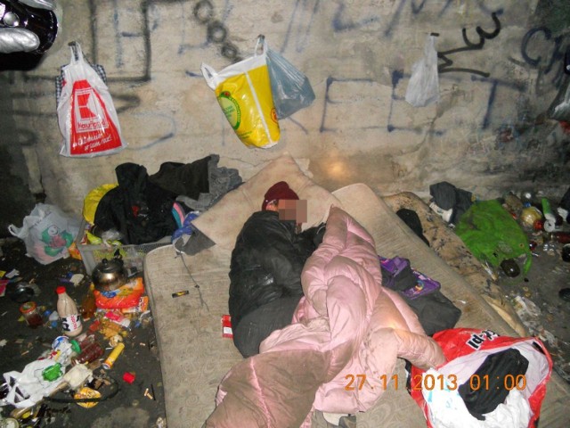 Bezdomni w Jastrzębiu: ZOBACZ, jak mieszkają. TO SZOK