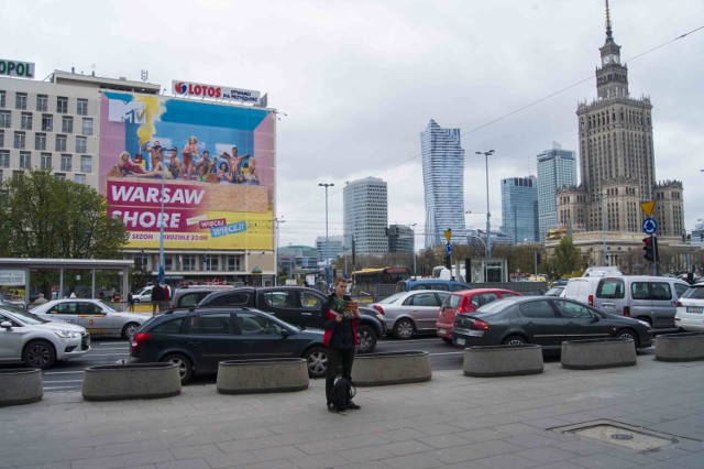 Baner Warsaw Shore znów zawisł w Centrum [ZDJĘCIA]