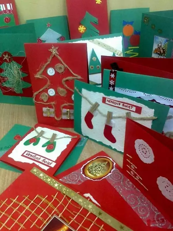 Kartki zrobione podczas warsztatu kartek świątecznych zorganizowanego przez Stowarzyszenie Nowosolska Akademia Rozwoju.