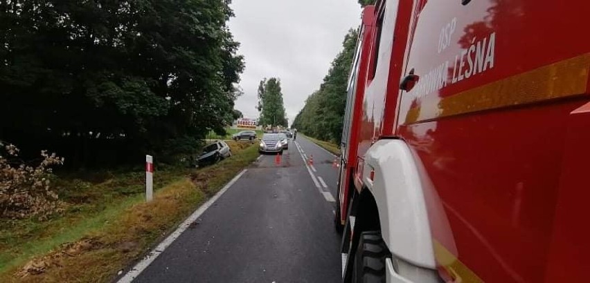 Wypadek w Dąbrówce Leśnej. Wśród poszkodowanych są dzieci [ZDJĘCIA]