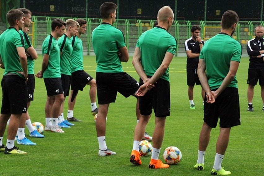 Bełchatów: Zakaz sprzedaży alkoholu w okolicach stadionu GKS Bełchatów. Dziś mecz 