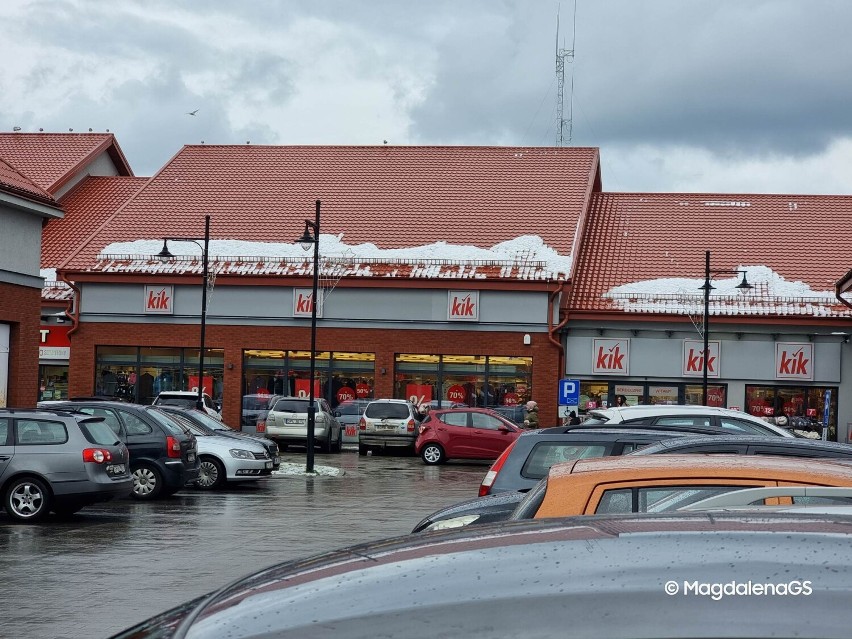 W związku z opadami śniegu puccy policjanci przypominają o...