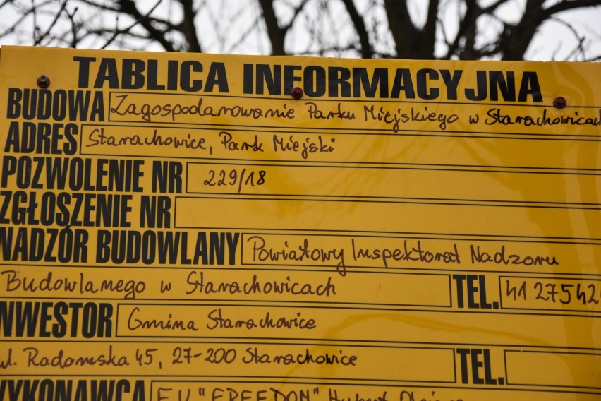 Będzie kawiarnia i szalet miejski. Rozpoczął się remont parku w Starachowicach