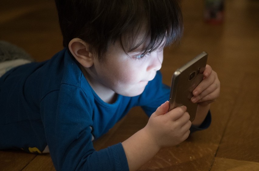 71,3 proc. młodzieży uważa, że telefon komórkowy jest ważnym...