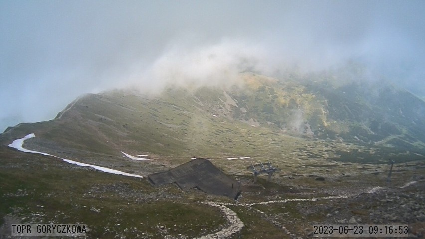 W Tatrach warunki są dobre do wędrówek. Jednak w wyższych...