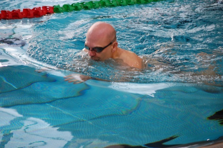 Zawody pływackie w bytowskiej Nimfie. Łącznie wystartowało 26 osób