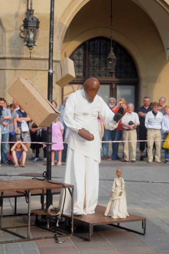 W Krakowie trwa Festiwal Teatrów Ulicznych [ZDJĘCIA]