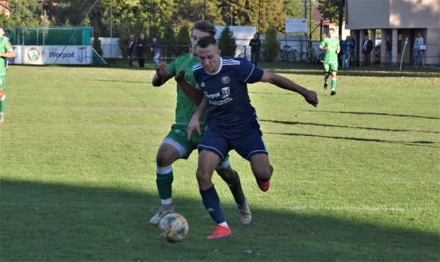 Keeza IV liga w Małopolsce: Orzeł Ryczów - LKS Jawiszowice 1:1. Na zdjęciu: Adrian Korczyk zdobył dla Jawiszowic gola na wagę remisu