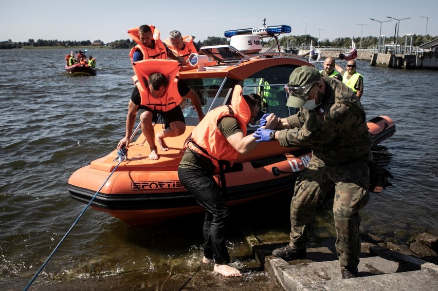 Ćwiczenia służb ratunkowych na zbiorniku w Nieliszu. Zobacz zdjęcia