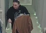 Sosnowiecka policja szuka kobiety, która dokonała kradzieży za blisko 690 złotych. Rozpoznajesz ją? 
